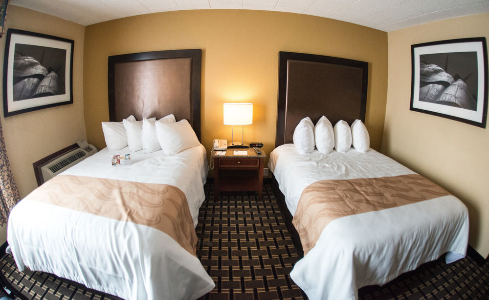 Quality Inn New Kensington Esterno foto